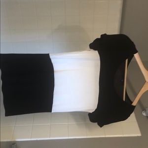 Women’s Gap short-sleeve shirt, black & white, XS